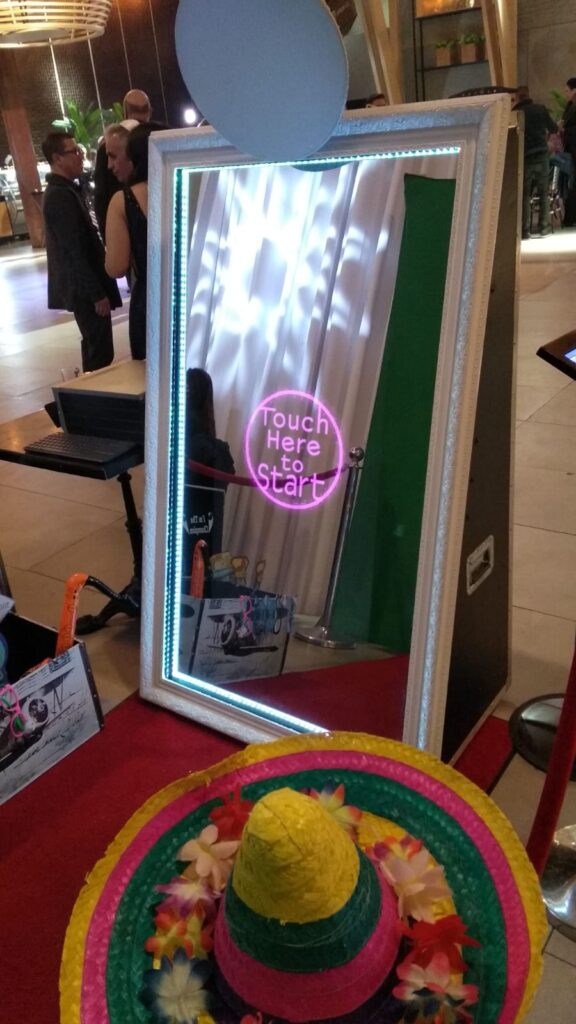 scarborough mirror photo booth for rent